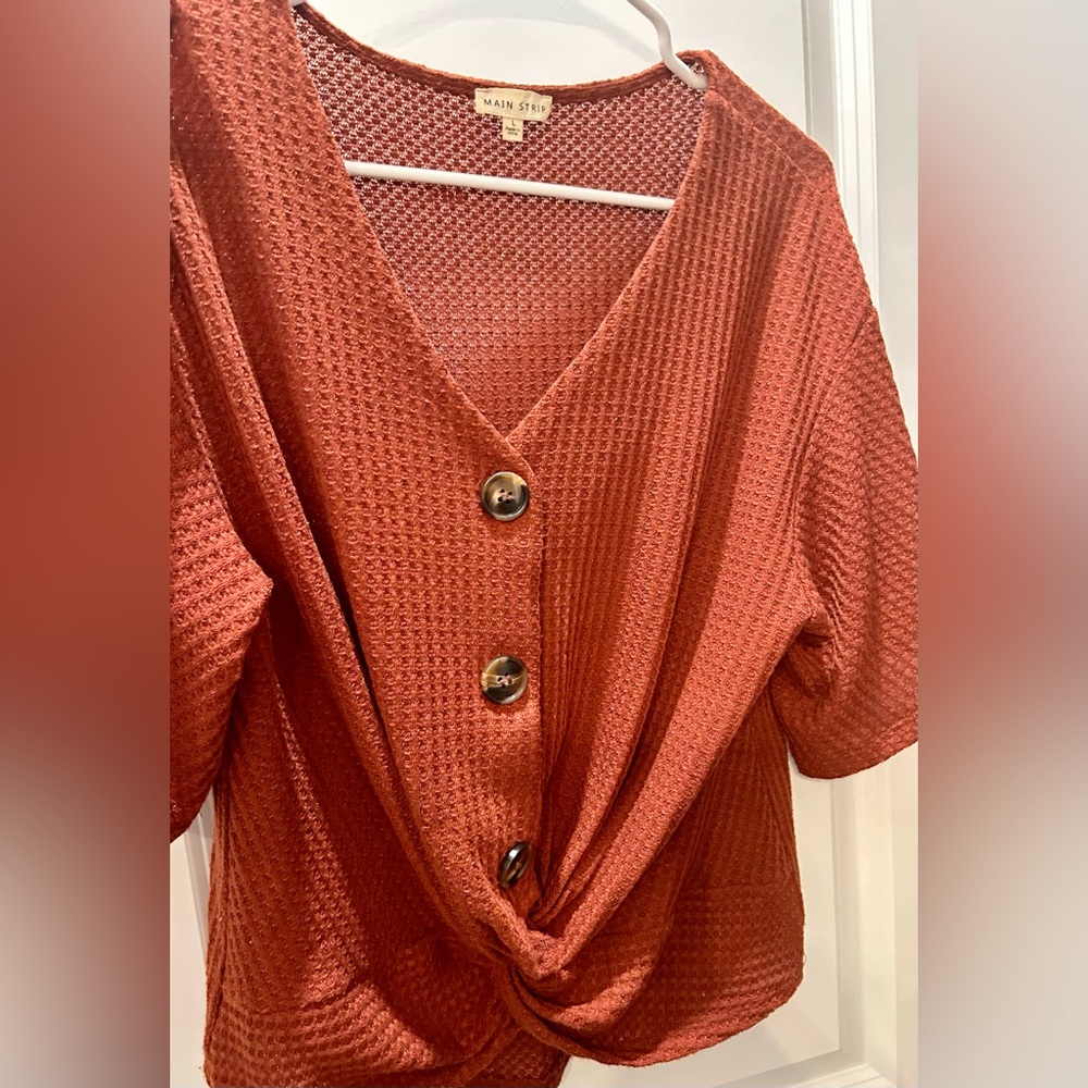 Waffle knit Top - Main Strip - Sz Lg short sleeve Burnt orange Brown